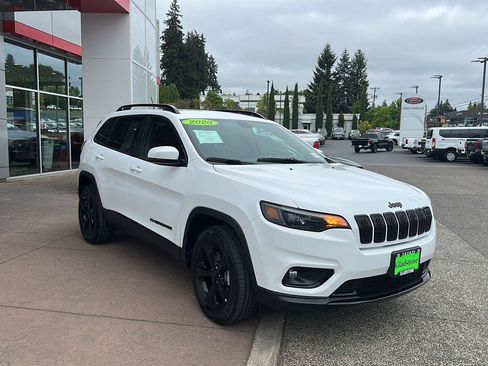 Used 2020 Jeep Cherokee Latitude Plus AWD/4WD image 6
