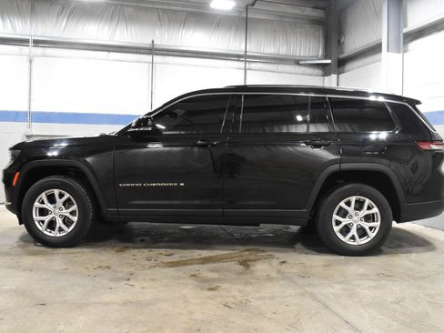 Used 2022 Jeep Grand Cherokee L Limited AWD/4WD image 23