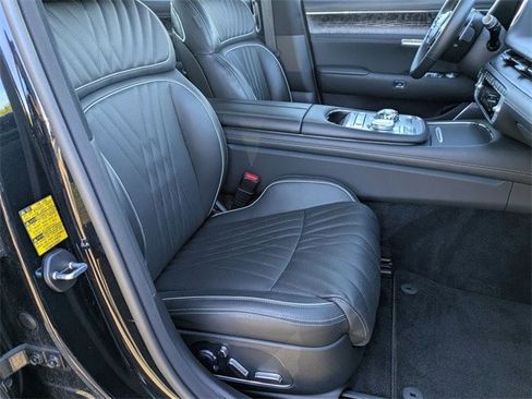 Used 2023 Genesis G90 3.5T image 18