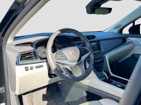 Used 2021 Cadillac XT5 Premium Luxury AWD/4WD image 9