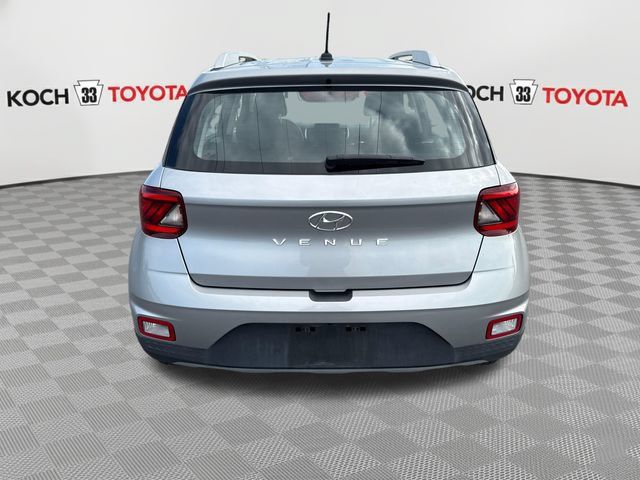Used 2024 Hyundai Venue SEL FWD image 7