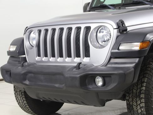 Used 2018 Jeep Wrangler Unlimited Sport S image 49