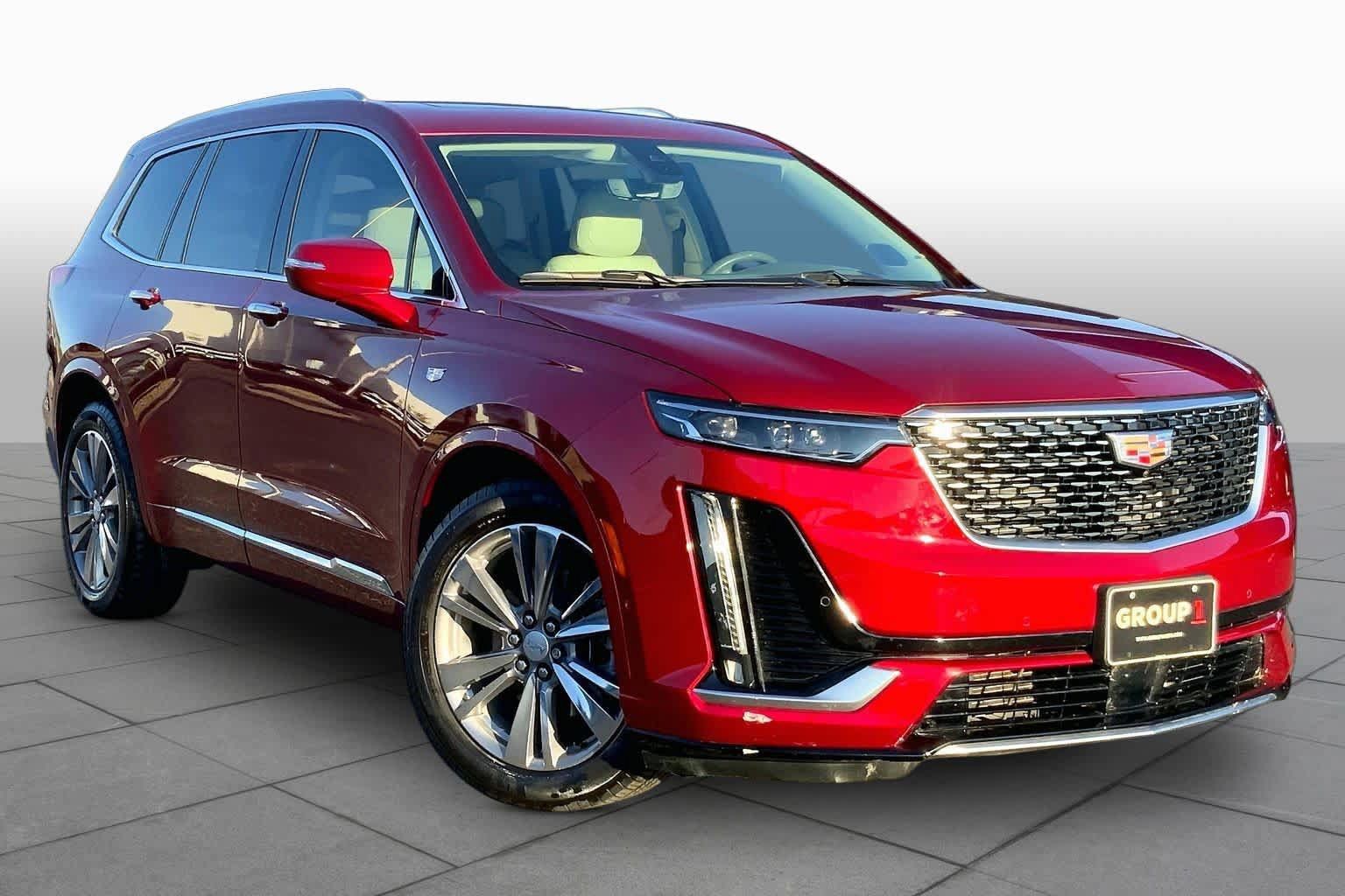Used 2023 Cadillac XT6 Premium Luxury w/ Technology Package FWD image 3
