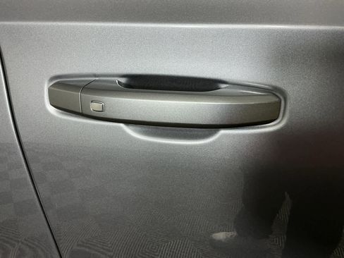 Used 2021 Chevrolet Suburban Z71 w/ Z71 Off-Road Package image 8