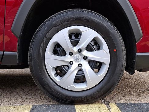 Used 2025 Toyota RAV4 LE image 8