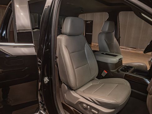 Used 2019 GMC Sierra 1500 SLT w/ SLT Premium Plus Package AWD/4WD image 31