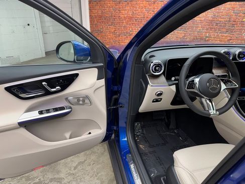 New 2026 Mercedes-Benz GLC 300 GLC 300 image 9