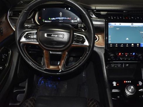 Used 2025 Jeep Grand Cherokee Summit w/ Adv Protech Group IV image 15