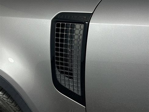 Used 2020 Land Rover Defender 110 S image 29