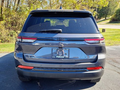 Certified 2025 Jeep Grand Cherokee Altitude image 5