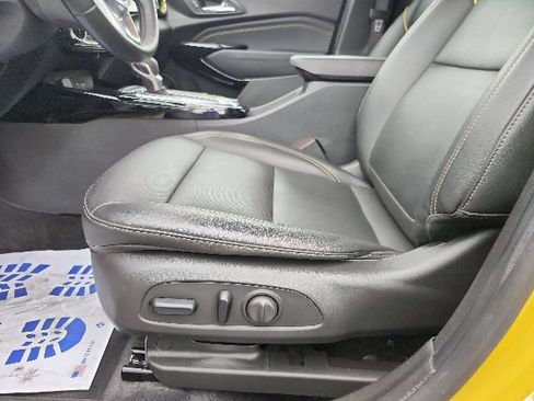 Used 2024 Chevrolet Trax ACTIV w/ Driver Confidence Package FWD image 3