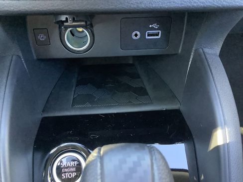 Used 2025 Nissan Versa SV w/ Trunk Package image 27