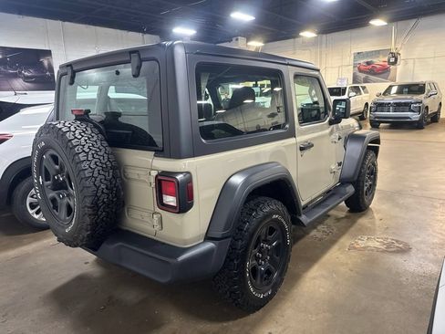 Used 2022 Jeep Wrangler Sport AWD/4WD image 3