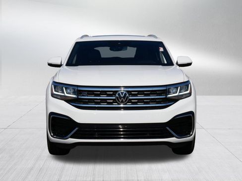 Certified 2022 Volkswagen Atlas Cross Sport SEL R-Line AWD/4WD image 2