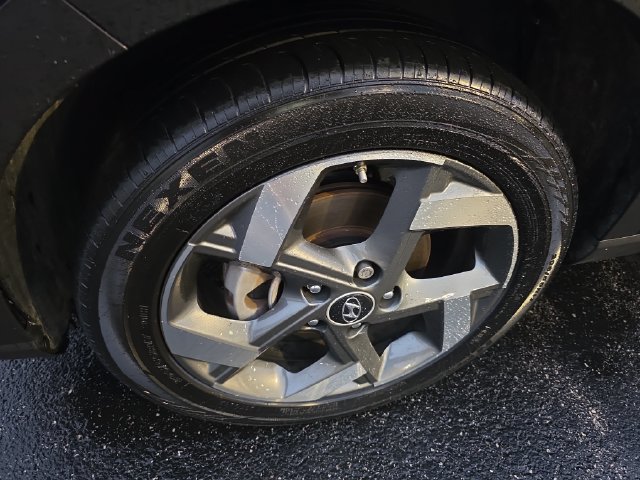 Used 2024 Hyundai Venue SEL FWD image 13
