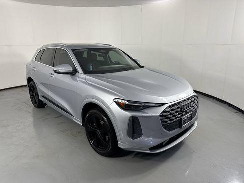 Used 2025 Audi Q5 Premium Plus w/ Premium Plus AWD/4WD image 29