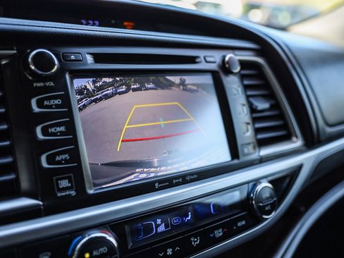 Certified 2019 Toyota Highlander Limited image 23