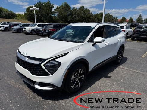 Used 2024 Kia Sportage EX AWD/4WD image 1