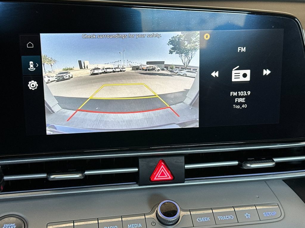 Used 2025 Hyundai Elantra Limited FWD image 18
