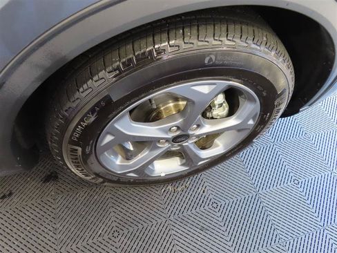 Used 2025 Ford Escape ST-Line FWD image 9