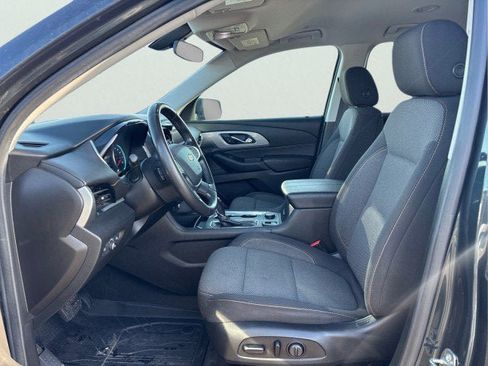 Used 2020 Chevrolet Traverse LT image 8