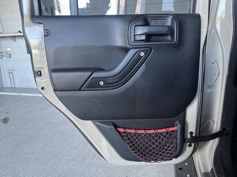 Used 2017 Jeep Wrangler Unlimited Rubicon image 20