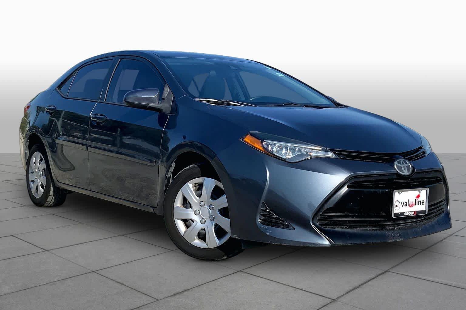 Used 2018 Toyota Corolla LE FWD image 3