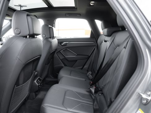 Certified 2025 Audi Q3 2.0T Premium w/ Convenience Package image 24