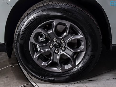 Used 2023 Ford Maverick XLT image 11