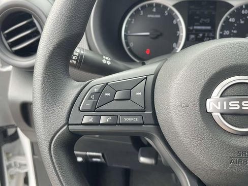Used 2025 Nissan Kicks Play S image 18