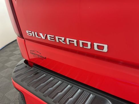 Used 2022 Chevrolet Silverado 1500 RST image 3