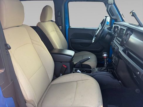 Used 2021 Jeep Wrangler Sport AWD/4WD image 17