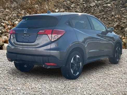 Used 2018 Honda HR-V EX image 2