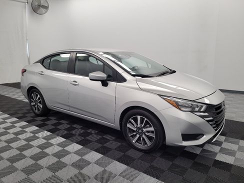 Used 2025 Nissan Versa SV FWD image 11