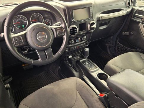 Used 2017 Jeep Wrangler Unlimited Willys image 15