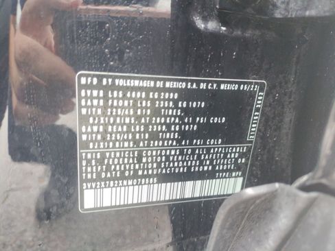 Certified 2022 Volkswagen Taos SEL w/ Panoramic Sunroof Package image 21