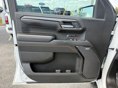 Used 2022 GMC Sierra 1500 AT4 w/ AT4 Premium Package AWD/4WD image 9