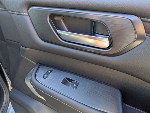 New 2026 Nissan Armada Platinum Reserve image 37