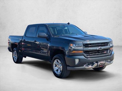 Used 2018 Chevrolet Silverado 1500 LT w/ All Star Edition image 3