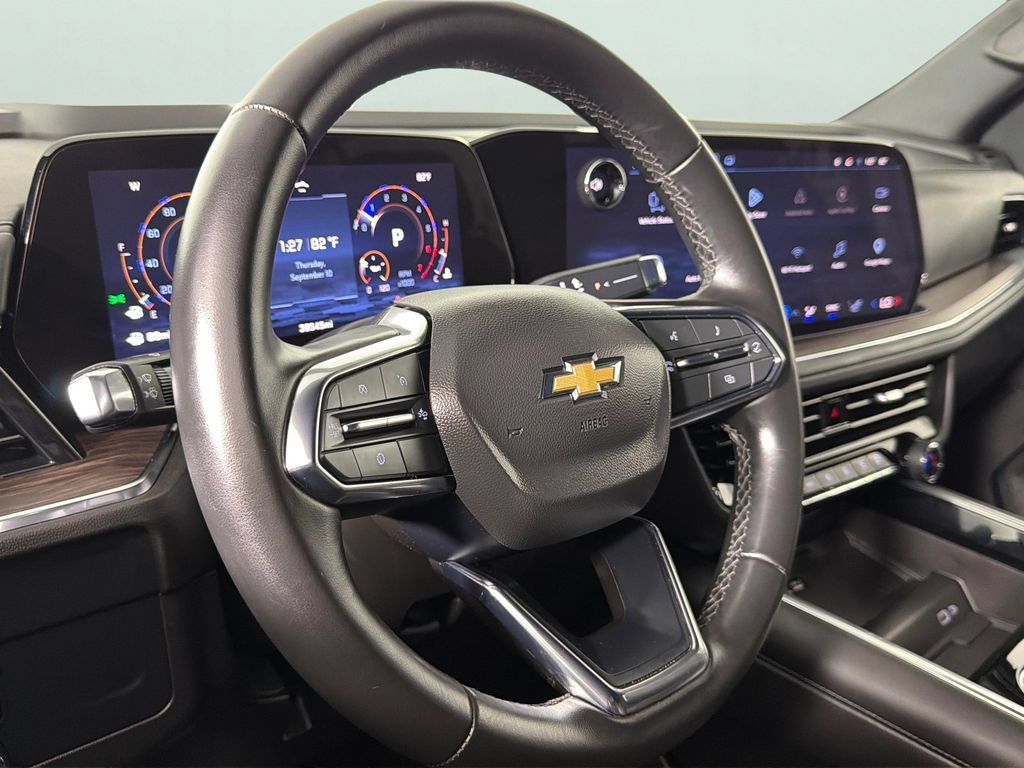 Used 2025 Chevrolet Tahoe LT AWD/4WD image 25