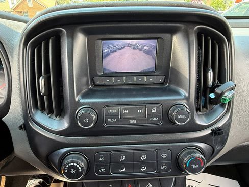 Used 2017 Chevrolet Colorado W/T image 3