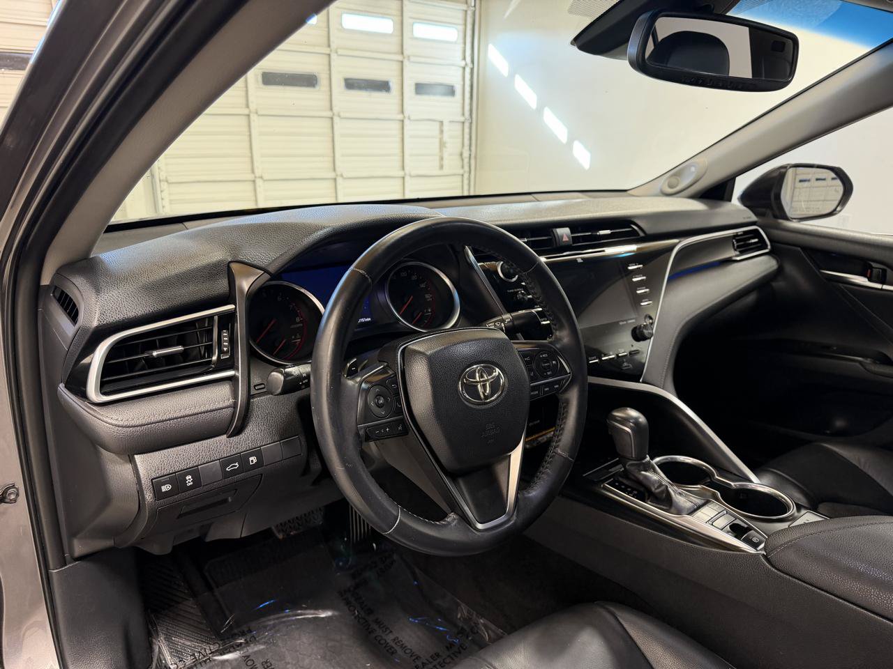 Used 2018 Toyota Camry XSE FWD image 13