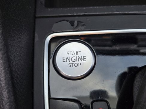 Used 2015 Volkswagen Passat 1.8T Limited Edition image 12