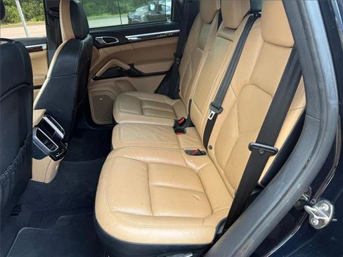 Used 2016 Porsche Cayenne AWD/4WD image 15