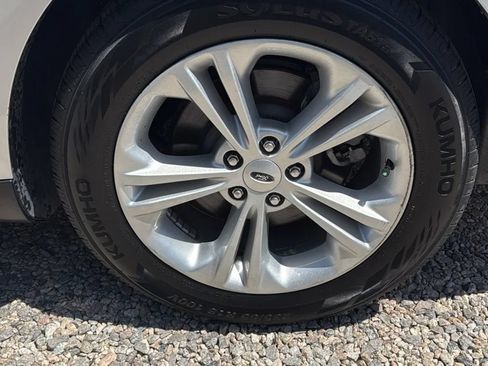 Used 2018 Ford Taurus SEL w/ Equipment Group 201A AWD/4WD image 38