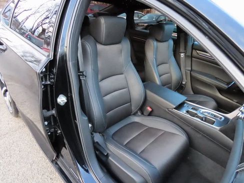 Used 2019 Honda Accord Sport image 17