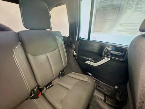 Used 2014 Jeep Wrangler Unlimited Sahara w/ Connectivity Group image 14