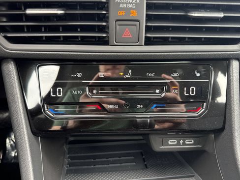 New 2026 Volkswagen Jetta SE FWD image 18