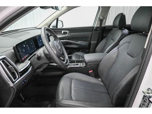 Certified 2025 Kia Sorento SX image 18