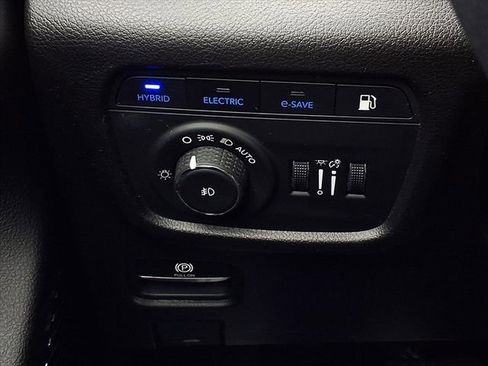 Used 2022 Jeep Grand Cherokee Overland w/ Advanced Protech Group III image 21